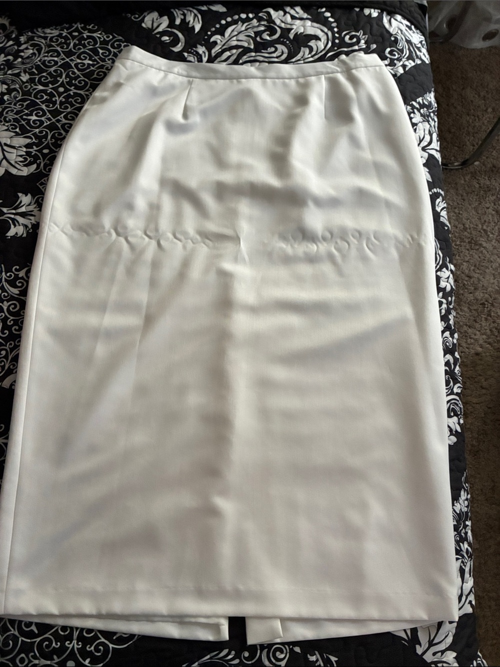 Le Suit White Pencil Skirt - Classic Tailored Silhouette
